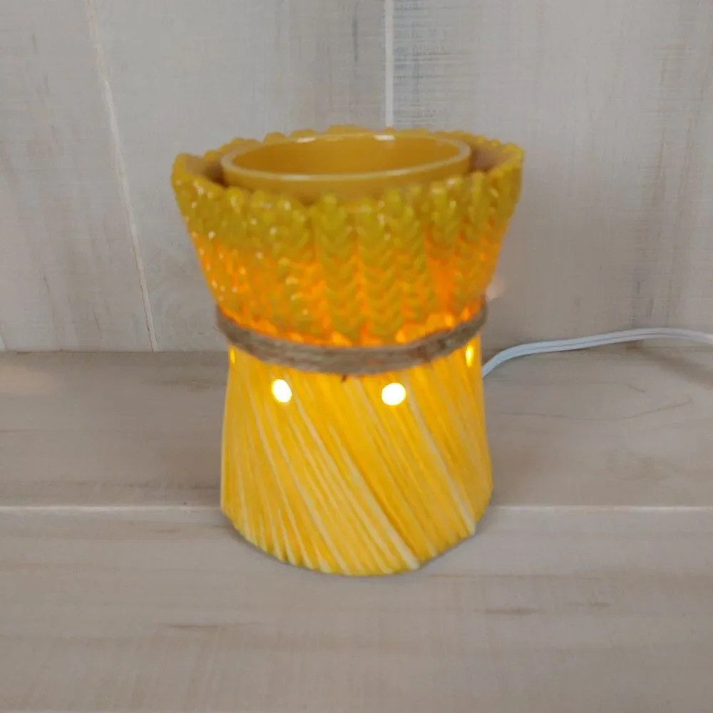 Scentsy GRATEFUL HARVEST Premium Wax Warmer Full Size Retired Wheat Autumn Fall